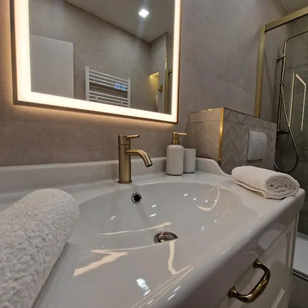 Lana Apartmán *